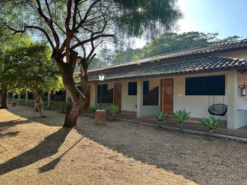 Κήπος έξω από το Hotel Fazenda Areia que Canta