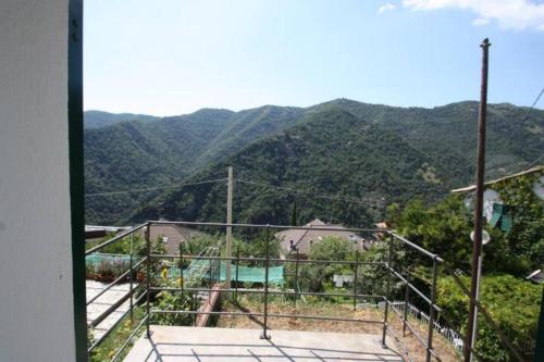 Habitación con vistas a la montaña en Home n Breakfast Ca' di Toni, en Testana