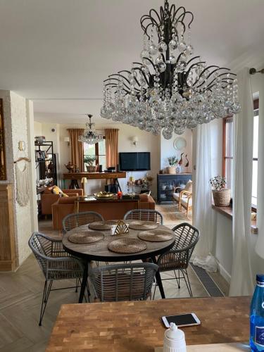 Fotografie z fotogalerie ubytování Mazurska Villa Deluxe w Pasymiu z prywatnym pomostem na jezioro Kalwa i łodzią na wyłączność Najwyższe Premium w Osada Zamkowa v destinaci Pasym