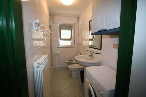 Koupelna v ubytování Appartamento sul mare da Antonio