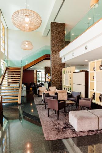 Χώρος καθιστικού στο Axis Porto Business & Spa Hotel