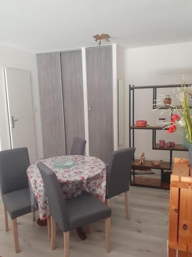 gîte Amolinnes F2 5mn douane croix de rozon 20mn Genève