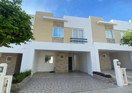 Casa en Almar a unos pasos del mar en Mazatlan