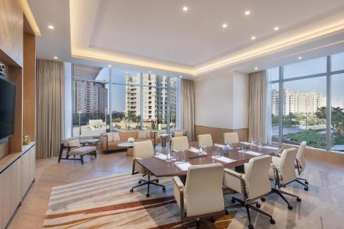 Posezení v ubytování The St. Regis Dubai, The Palm