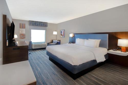 Letto o letti in una camera di Hampton Inn & Suites Dayton-Vandalia