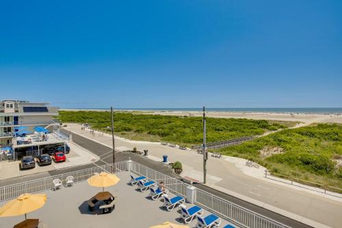 Galeriebild der Unterkunft Ocean-View Jersey Shore Condo Walk to Beach! in Wildwood