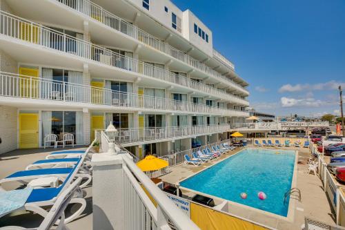 Galeriebild der Unterkunft Ocean-View Jersey Shore Condo Walk to Beach! in Wildwood