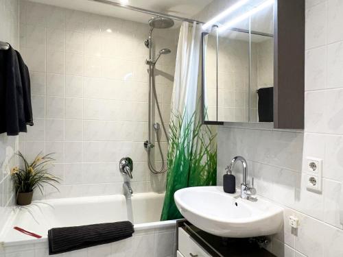 Koupelna v ubytování Moderne CityWohnung nahe Theresienwiese & Westpark