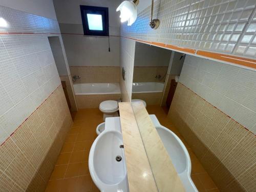 Bathroom sa Appartementi nella Foresta dei Simbruini