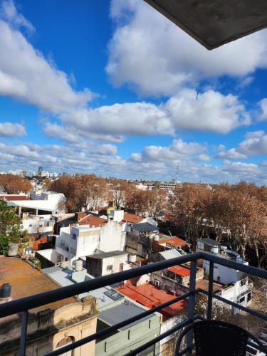 - Balcón con vistas a la ciudad en Departamento 6 en Buenos Aires