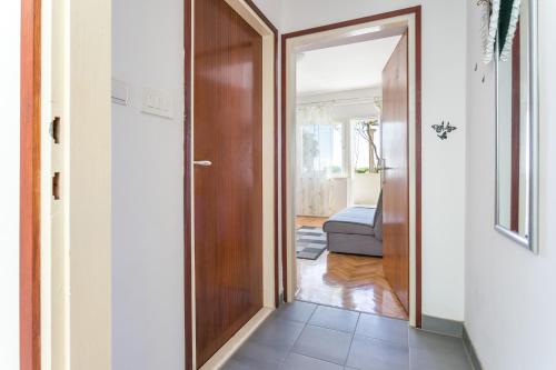 Apartments by the sea Kastel Stafilic, Kastela - 21145