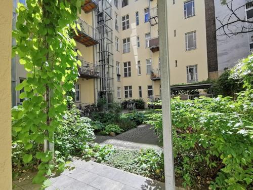 LANG Li by ROCKCHAIR Apartments l SUPERHOST Status l 2 Bedrooms Boxspringbeds in City Center - Cozy Family & Business Flair welcomes you! photo 17