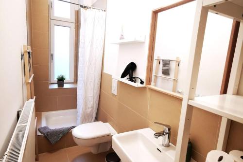 LANG Li by ROCKCHAIR Apartments l SUPERHOST Status l 2 Bedrooms Boxspringbeds in City Center - Cozy Family & Business Flair welcomes you! photo 4