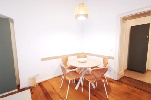 LANG Li by ROCKCHAIR Apartments l SUPERHOST Status l 2 Bedrooms Boxspringbeds in City Center - Cozy Family & Business Flair welcomes you! photo 34