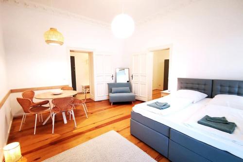 LANG Li by ROCKCHAIR Apartments l SUPERHOST Status l 2 Bedrooms Boxspringbeds in City Center - Cozy Family & Business Flair welcomes you! photo 42