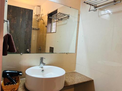 CasaFlip Homely Apartments in Anjunaにあるバスルーム