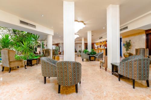Posezení v ubytování The Grand Hotel, Hurghada