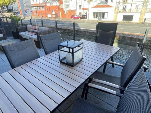 Harbourside Hideaway - Superb Flat with Terrace photo 15