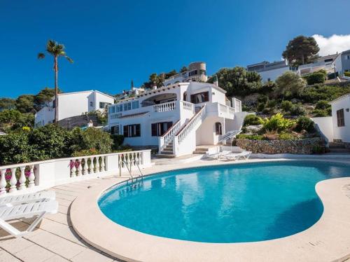 Casa Lucia - 2 bedroom family villa with large spacious pool area - Sea views