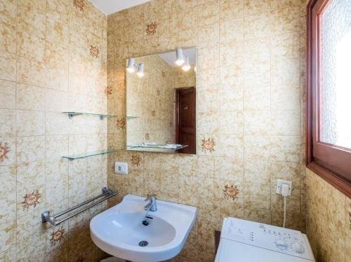 A bathroom at Great Son Bou Villa Casa Lucia 3 Bedroom Family Villa Large Spacious Pool Area Sea Views