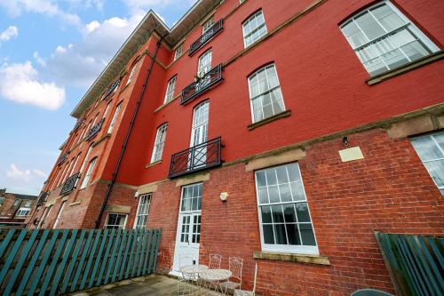 County House Escape - courtyard & free parking photo 14