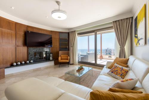 PH BELLAGIO: Luxurious and Romantic duplex penthouse with PRIVATE POOL & sea views