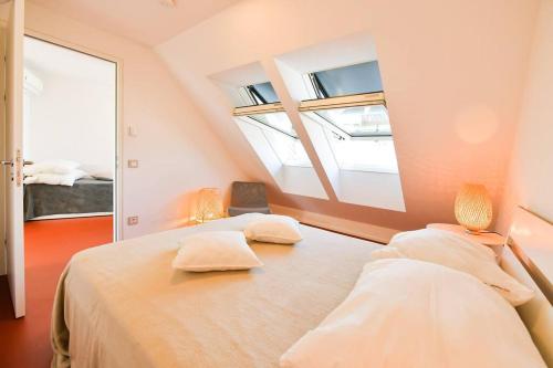 Julius 27 - Cozy Retreat, 5 Mins to City Center
