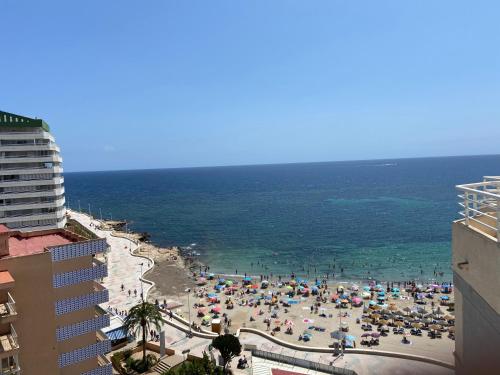 Relaxing modern beachfront apartment - amazing sea view