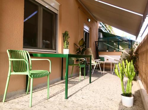 Kép Sleek & Sunny Athenian Penthouse 5min from metro szállásáról Athénban a galériában