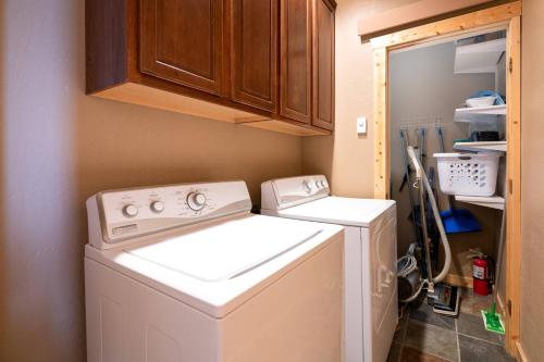 a washer and dryer in a small kitchen at 1247 County Road 200 in Pagosa Springs