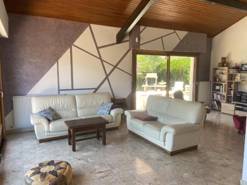 Saint-Jorioz Maison , vue montagnes, jardin clos , 8pers