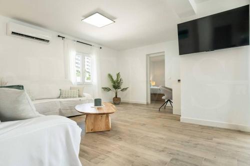 Villa with private heated Pool by the beach & port - Benalmadena by REMS photo 7