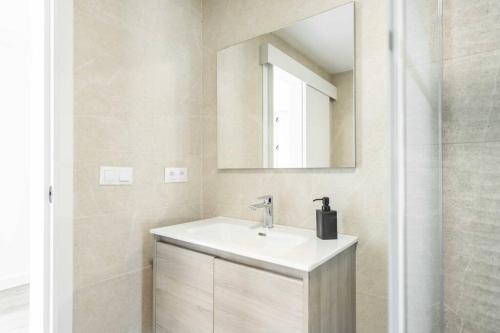 Villa with private heated Pool by the beach & port - Benalmadena by REMS photo 37