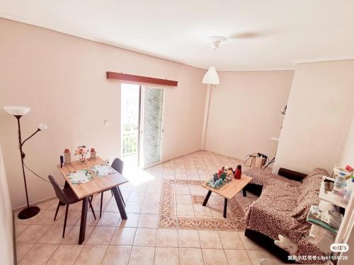 Zona d'estar a One Private Room with aircondition we share bathroom and other spaces
