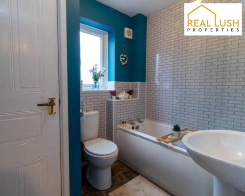 Bilik mandi di 1 Bed House- Free Parking- New Cross Hospital By Lush Properties