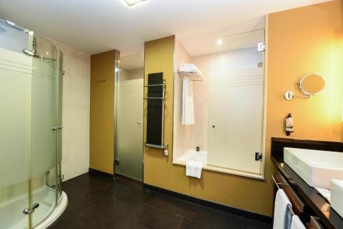 Koupelna v ubytování SOMMOS Hotel Aneto
