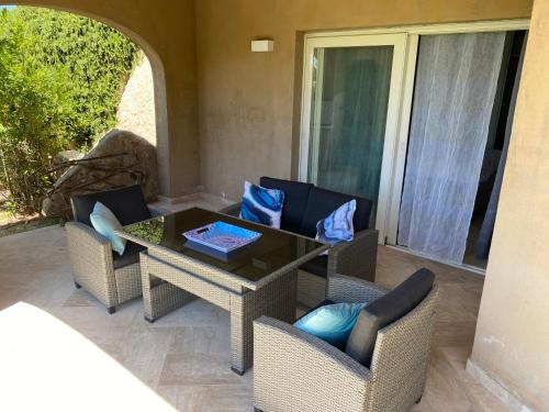 Ruang duduk di Sardinia Art House