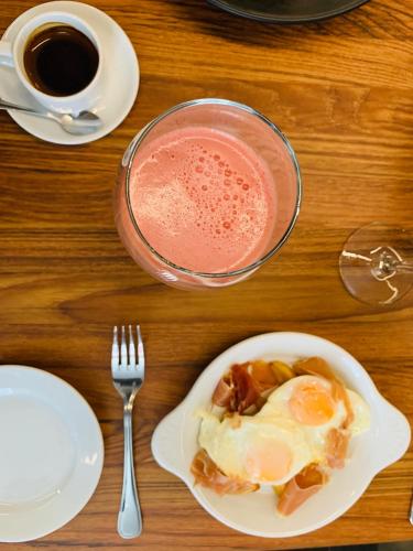 อาหารที่มีในโรงแรมหรือบริเวณใกล้เคียง