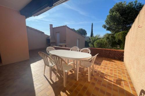 Nice nest in downtown Caves