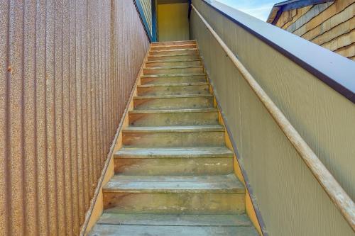 Gambar di galeri bagi Modern White Salmon Apartment, Steps From Town di White Salmon