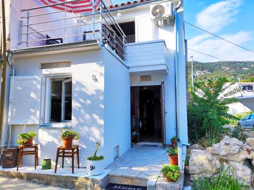 Apartments with parking spaces Baska, Krk - 21613