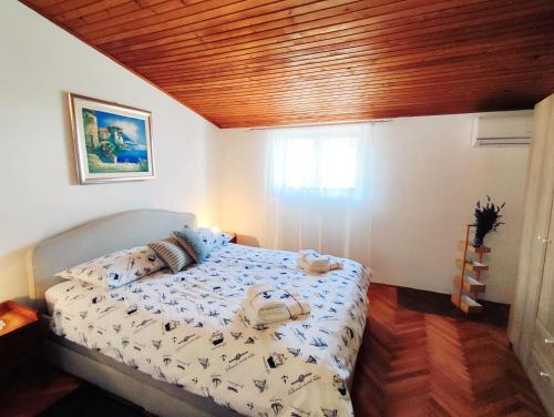 Apartments with parking space Baska, Krk - 21613
