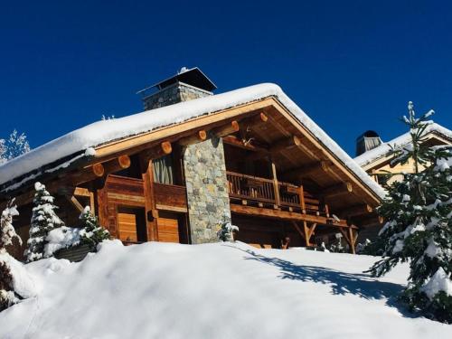 Chalet traditionnel 5 chambres, 10 pers, parking, terrasse, proche La Balme - FR-1-459-210