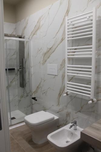 Ένα μπάνιο στο B&B MariLù