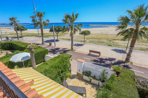 LITORAL COSTA DORADA - VILLA LAURA Only families
