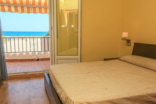 LITORAL COSTA DORADA - VILLA LAURA Only families