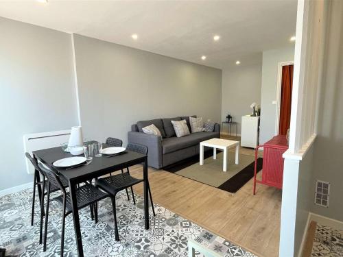 Studio 4 pers à 2 min de la plage avec TV écran plat, Wifi, proches commerces - FR-1-229C-4