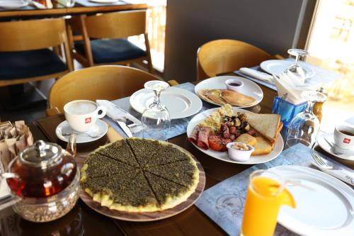 Jídlo v hotelu nebo okolí