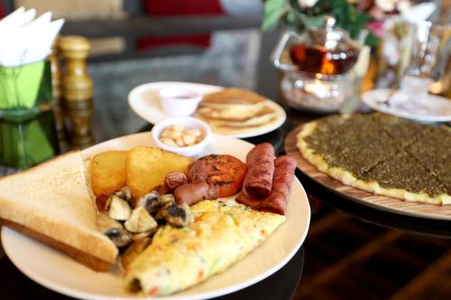 Jídlo v hotelu nebo okolí