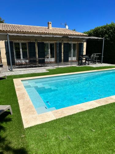 Villa individuelle la bastidonne piscine privée